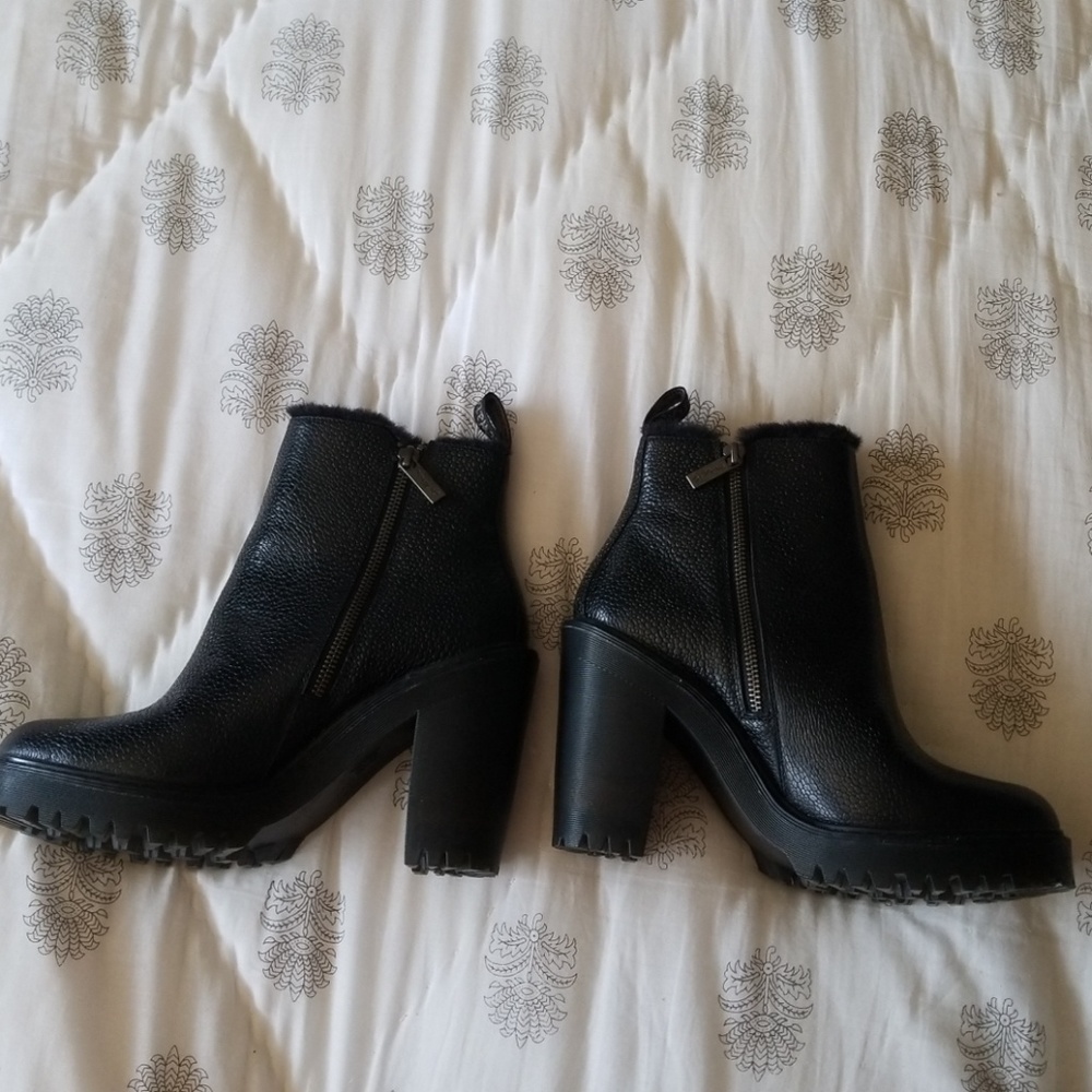 Black heel boots